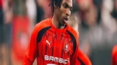 亚洲红土赛事湖州巅峰启幕，阿加西、格拉芙领衔，首座红土场馆荣耀开业！