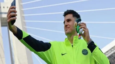 二十载坚持寻亲，党旗下映照为民真情——唐怀斌的故事